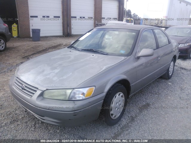 4T1BG22K6VU109413 - 1997 TOYOTA CAMRY CE/LE/XLE GOLD photo 2