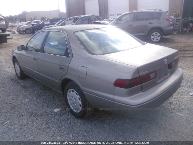 4T1BG22K6VU109413 - 1997 TOYOTA CAMRY CE/LE/XLE GOLD photo 3