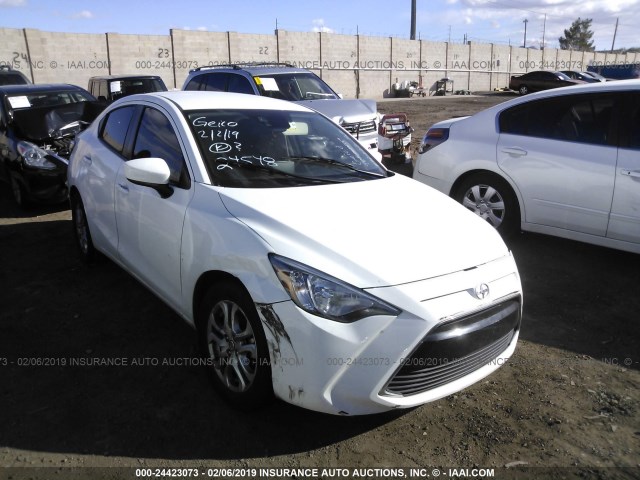 3MYDLBZV6GY112256 - 2016 TOYOTA SCION IA WHITE photo 1