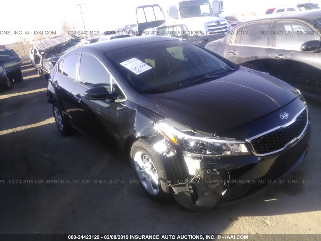 3KPFK4A73HE067542 - 2017 KIA FORTE LX BLACK photo 1