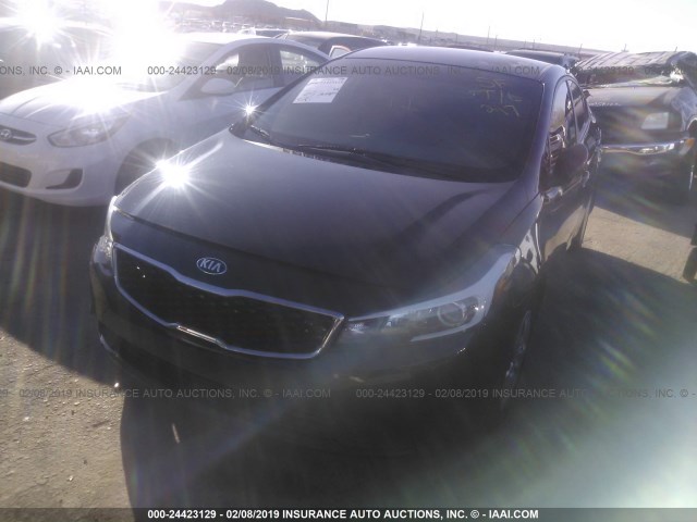 3KPFK4A73HE067542 - 2017 KIA FORTE LX BLACK photo 2