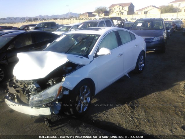 2G4GS5EV6D9177461 - 2013 BUICK REGAL PREMIUM WHITE photo 2