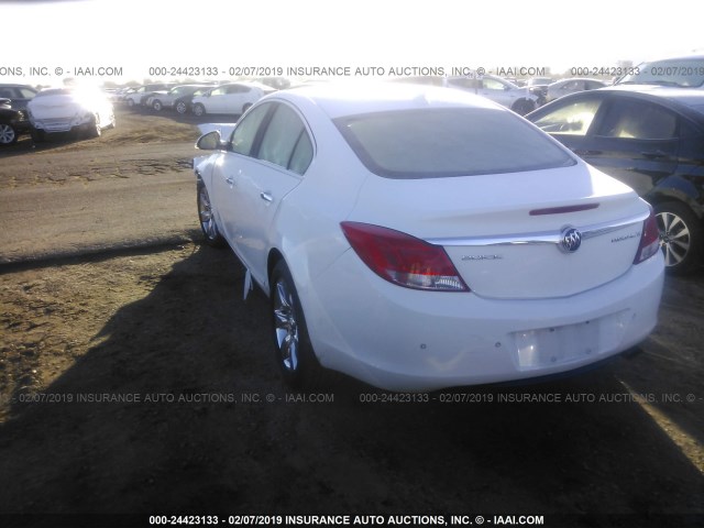 2G4GS5EV6D9177461 - 2013 BUICK REGAL PREMIUM WHITE photo 3