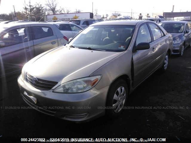 4T1BE32K93U136890 - 2003 TOYOTA CAMRY LE/XLE/SE GOLD photo 2