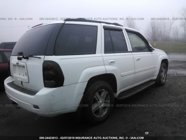 1GNDT13S262135545 - 2006 CHEVROLET TRAILBLAZER LS/LT WHITE photo 4