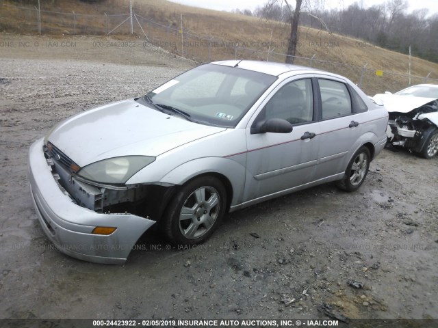 1FAFP38393W174467 - 2003 FORD FOCUS ZTS SILVER photo 2