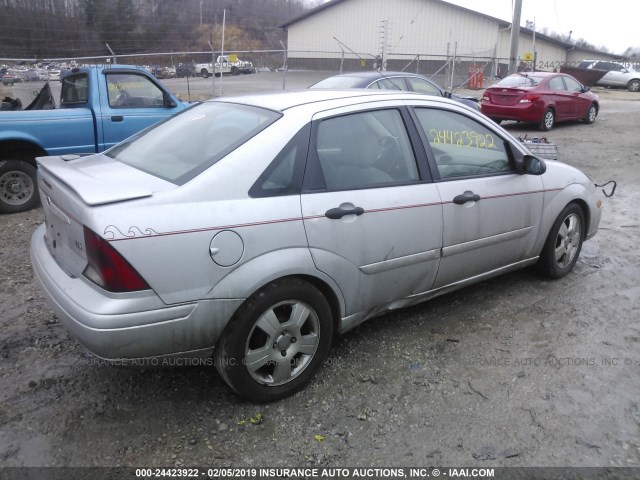 1FAFP38393W174467 - 2003 FORD FOCUS ZTS SILVER photo 4