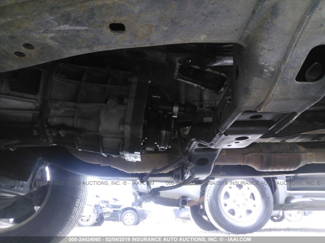 5TENX62N96Z237303 - 2006 TOYOTA TACOMA SILVER photo 6