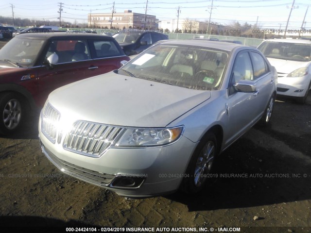 3LNHL2JC0CR805513 - 2012 LINCOLN MKZ SILVER photo 2