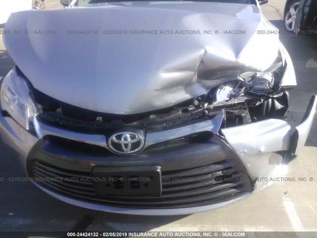4T4BF1FK0GR526008 - 2016 TOYOTA CAMRY LE/XLE/SE/XSE 银色 照片 6