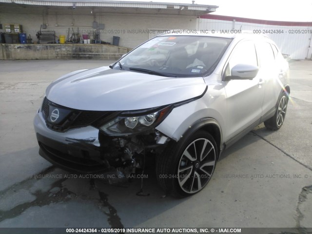 JN1BJ1CP5JW196412 - 2018 NISSAN ROGUE SPORT S/SV/SL SILVER photo 2