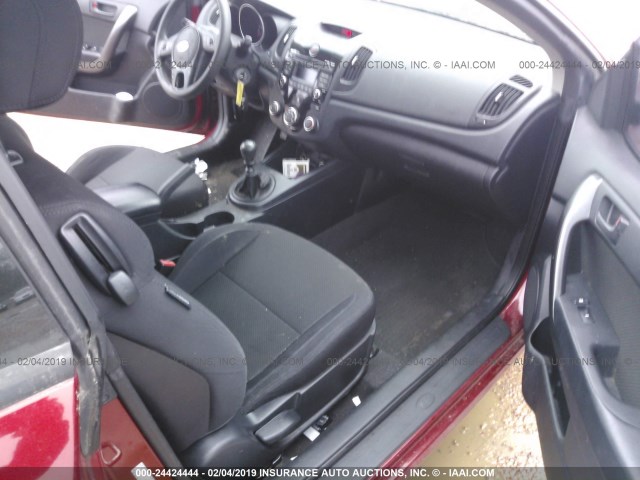 KNAFU6A20A5115295 - 2010 KIA FORTE EX RED photo 5