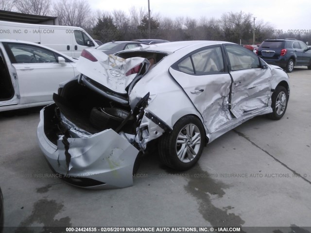 5NPD84LF8KH441592 - 2019 HYUNDAI ELANTRA SEL/VALUE/LIMITED SILVER photo 4