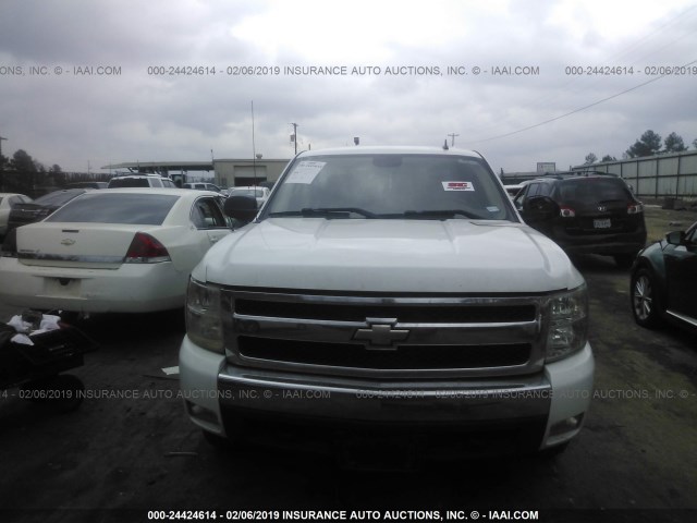 2GCEK13CX71537582 - 2007 CHEVROLET SILVERADO K1500 CREW CAB WHITE photo 6