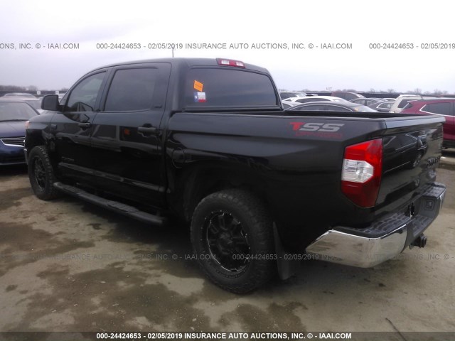 5TFEW5F12HX224228 - 2017 TOYOTA TUNDRA CREWMAX SR5 BLACK photo 3