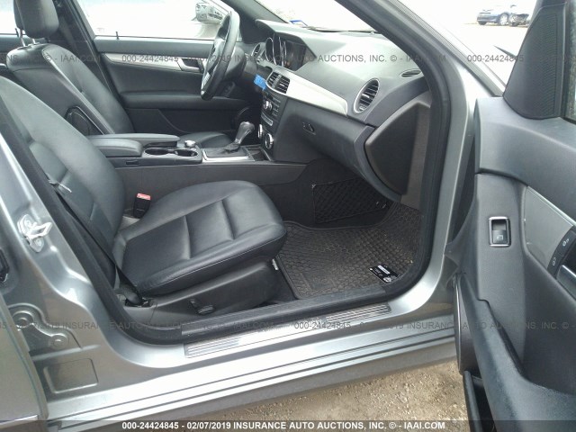 WDDGF4HB5CR207922 - 2012 MERCEDES-BENZ C 250 GRAY photo 5