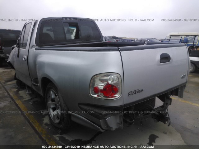 2FTZF07352CA72152 - 2002 FORD F150 SVT LIGHTNING SILVER photo 3