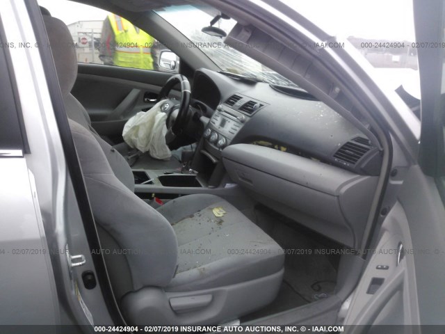 4T1BE46K49U398518 - 2009 TOYOTA CAMRY SE/LE/XLE 银色 照片 5