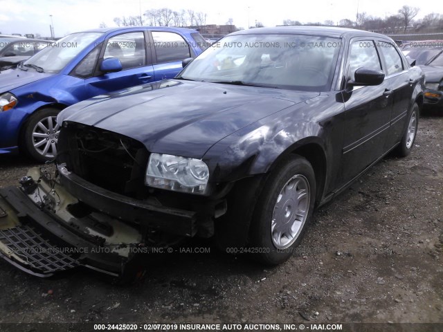 2C3JA53G15H189787 - 2005 CHRYSLER 300 TOURING BLACK photo 2