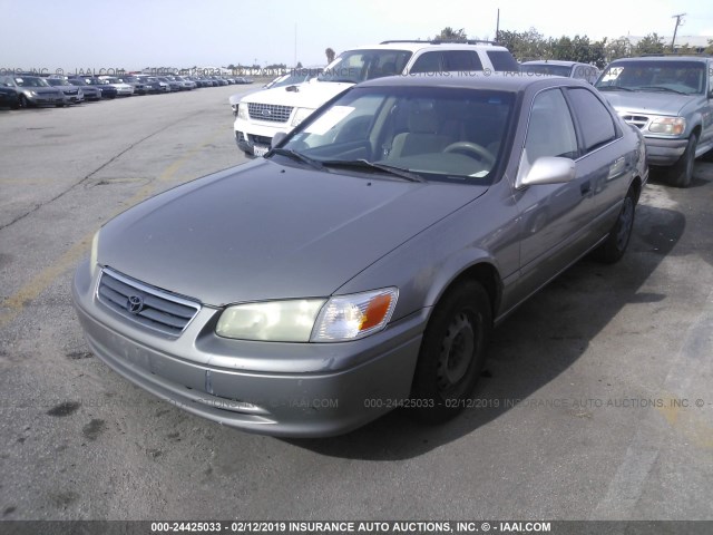 4T1BG22KX1U015951 - 2001 TOYOTA CAMRY CE/LE/XLE GRAY photo 2