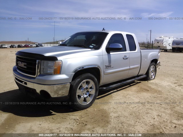 1GTSCVE09AZ217341 - 2010 GMC SIERRA C1500 SLE SILVER photo 2