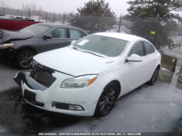 2G4GR5ERXC9124341 - 2012 BUICK REGAL WHITE photo 2