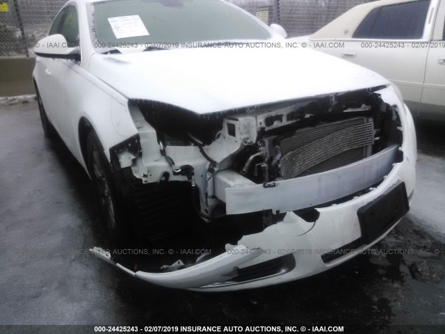 2G4GR5ERXC9124341 - 2012 BUICK REGAL WHITE photo 6