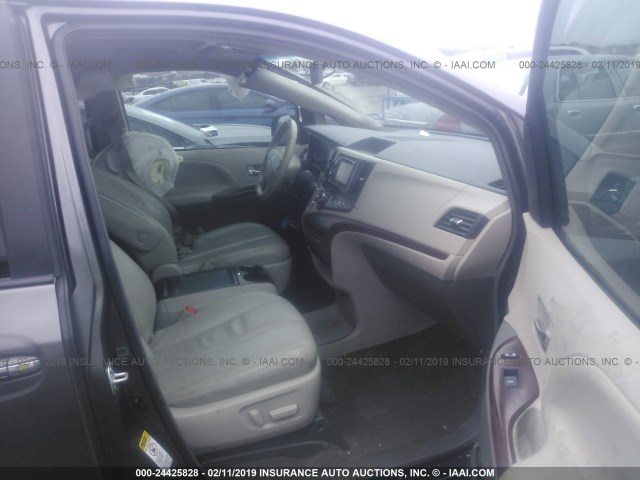 5TDYK3DC4DS380403 - 2013 TOYOTA SIENNA XLE/LIMITED 棕色 照片 5