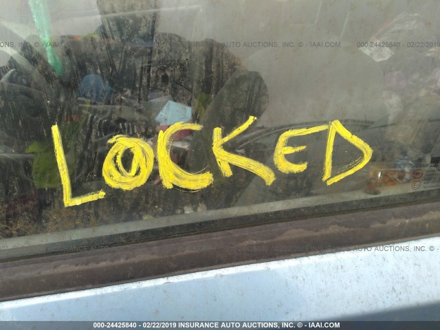 KL1TD62615B304186 - 2005 CHEVROLET AVEO LS BLUE photo 10