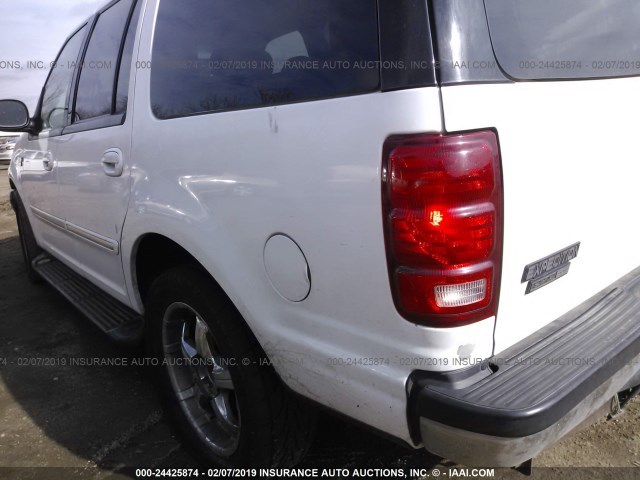 1FMRU15L2YLC01764 - 2000 FORD EXPEDITION XLT WHITE photo 6