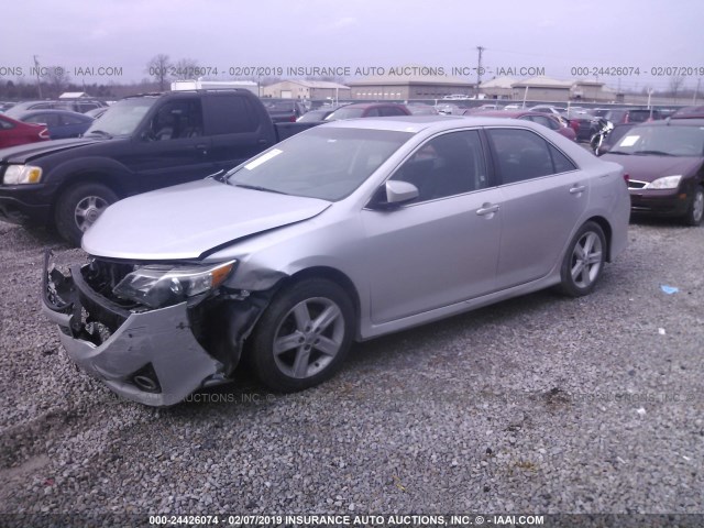 4T1BF1FKXDU284463 - 2013 TOYOTA CAMRY L/SE/LE/XLE 银色 照片 2