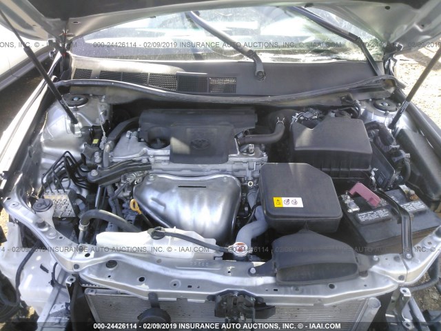 4T1BF1FK8HU369940 - 2017 TOYOTA CAMRY LE/XLE/SE/XSE 银色 照片 10