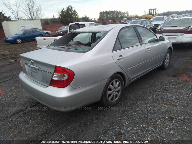 4T1BF30K02U522810 - 2002 TOYOTA CAMRY LE/XLE/SE SILVER photo 4