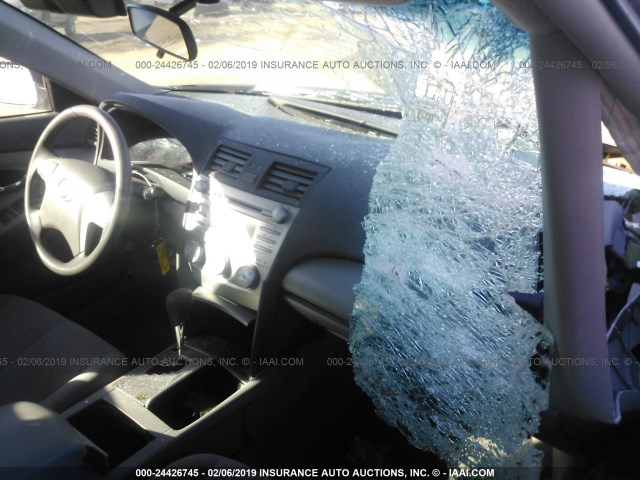 4T4BF3EK2AR040093 - 2010 TOYOTA CAMRY SE/LE/XLE 灰色 照片 5