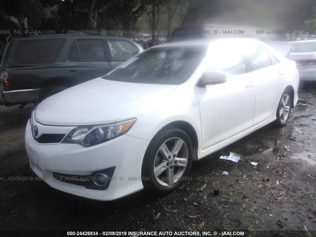 4T1BF1FK3EU848536 - 2014 TOYOTA CAMRY L/SE/LE/XLE 白色 照片 2