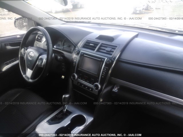 4T1BF1FK7CU163324 - 2012 TOYOTA CAMRY SE/LE/XLE 黑色 照片 5