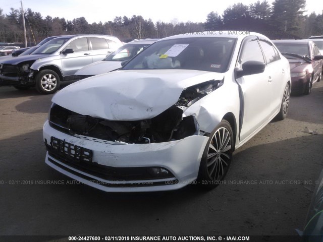 3VWD17AJ1GM273046 - 2016 VOLKSWAGEN JETTA SPORT WHITE photo 2