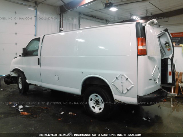 1GTZGFBA9A1161387 - 2010 GMC SAVANA G2500 WHITE photo 3