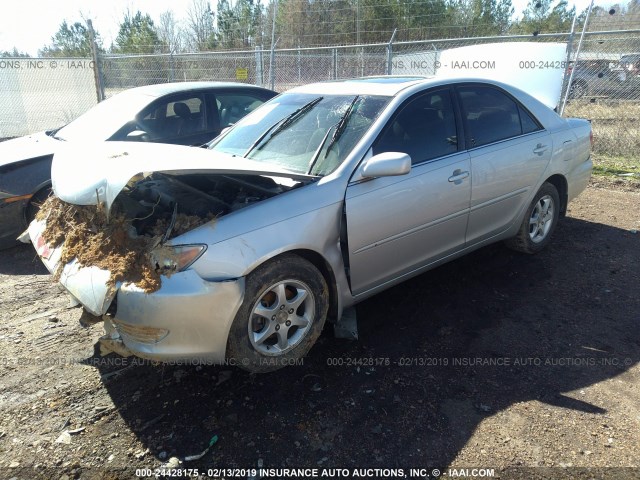 4T1BE32K15U969604 - 2005 TOYOTA CAMRY LE/XLE/SE SILVER photo 2