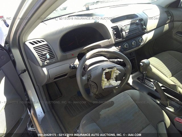 4T1BE32K15U969604 - 2005 TOYOTA CAMRY LE/XLE/SE SILVER photo 7