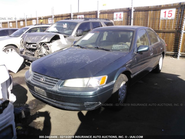 JT2BG22K7V0052014 - 1997 TOYOTA CAMRY LE/XLE Жасыл фото 2
