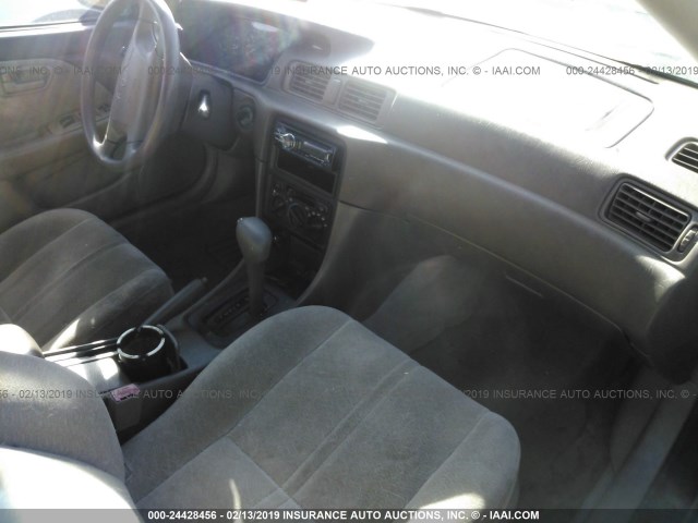 JT2BG22K7V0052014 - 1997 TOYOTA CAMRY LE/XLE Жасыл фото 5