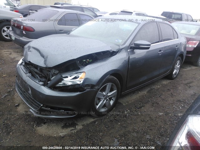 3VWLL7AJ7EM372537 - 2014 VOLKSWAGEN JETTA TDI GRAY photo 2