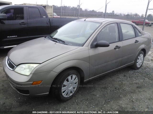 1FAFP34N45W200998 - 2005 FORD FOCUS ZX4 TAN photo 2