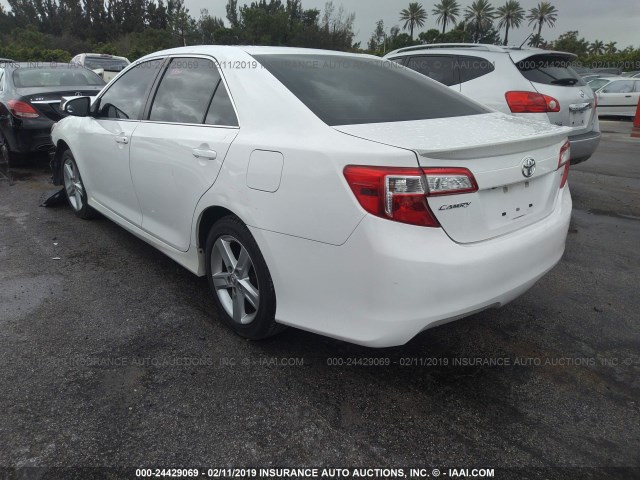4T1BF1FK4EU417848 - 2014 TOYOTA CAMRY L/SE/LE/XLE 白色 照片 3