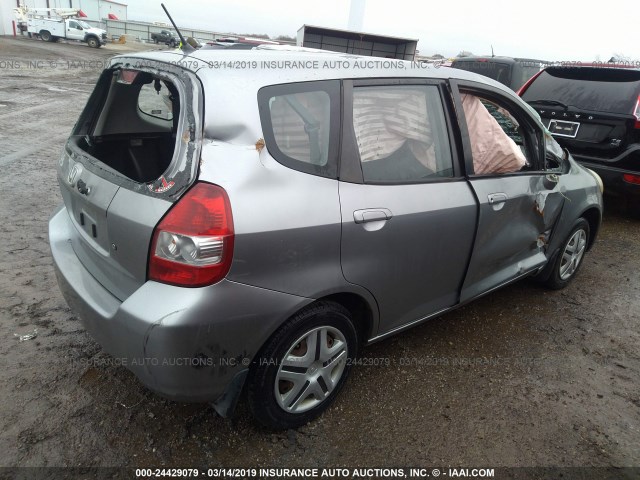 JHMGD37418S002593 - 2008 HONDA FIT GRAY photo 4