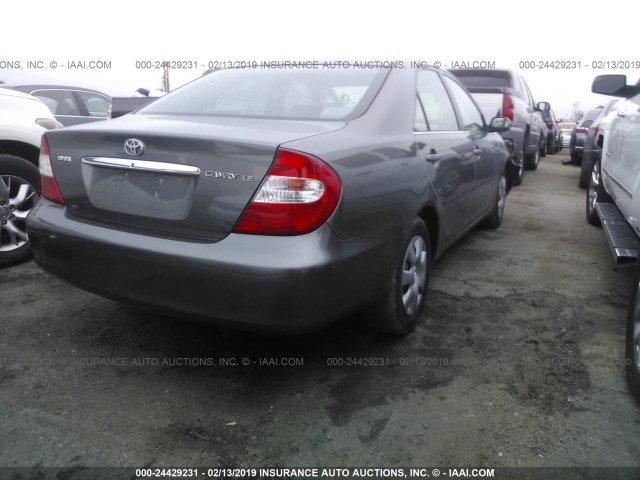 JTDBE32K630240085 - 2003 TOYOTA CAMRY LE/XLE GRAY photo 4