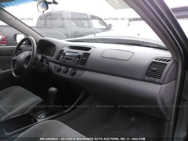 JTDBE32K630240085 - 2003 TOYOTA CAMRY LE/XLE GRAY photo 5