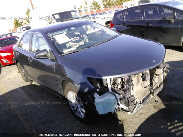 4T4BF1FK8ER433847 - 2014 TOYOTA CAMRY L/SE/LE/XLE 灰色 照片 1