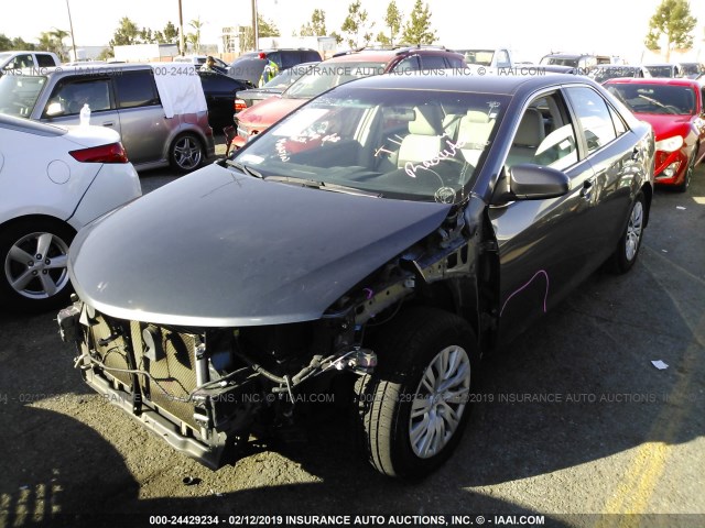 4T4BF1FK8ER433847 - 2014 TOYOTA CAMRY L/SE/LE/XLE 灰色 照片 2